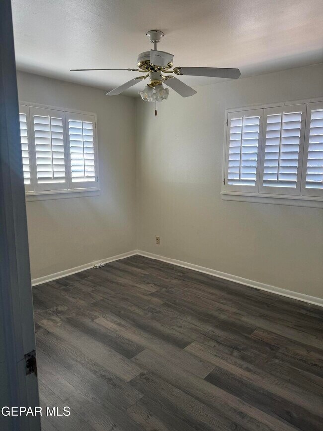 Building Photo - 3437 Kirkwall St