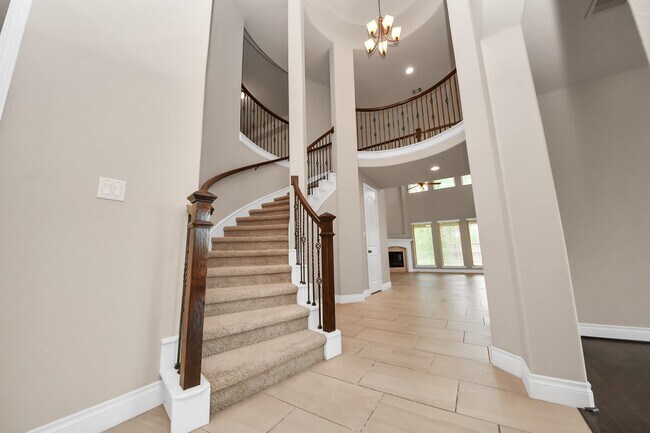 Building Photo - 343 Red Petal Ct