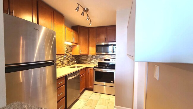 Building Photo - 4250 N Marine Dr