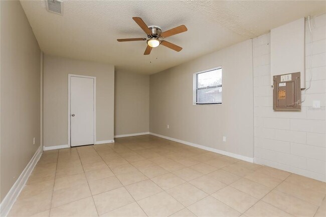 Building Photo - 116 N Buena Vista Ave