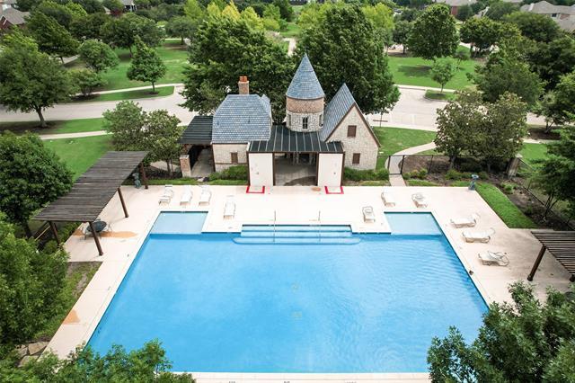 Building Photo - 9530 Park Garden Dr