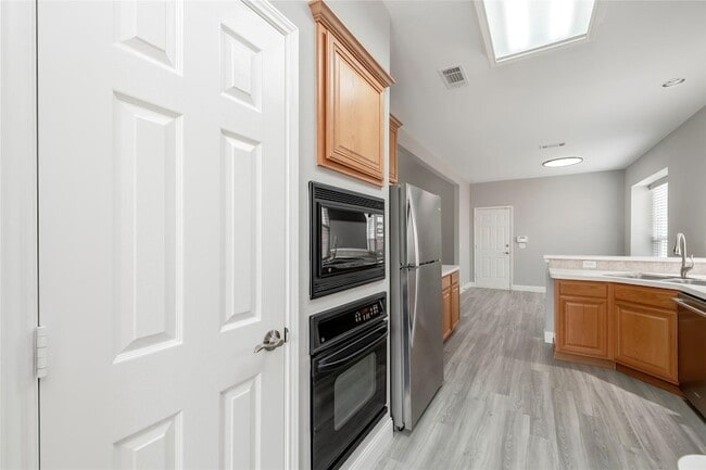 Building Photo - 2313 Hunters Run Dr