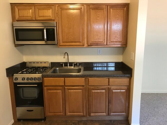 Kitchen - The Niche at Roman Gardens