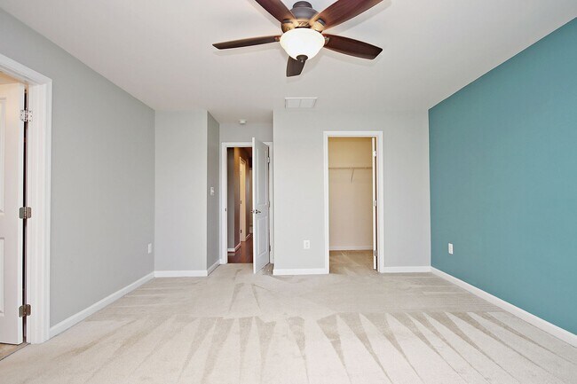 Building Photo - Pet-Friendly Townhome Minutes From NGIC, C...