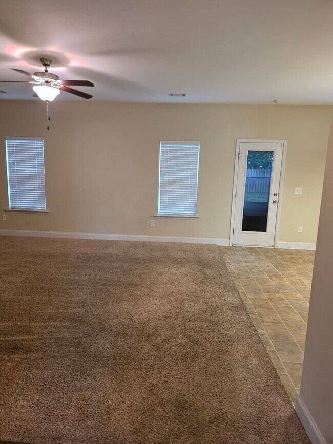 Building Photo - 2 Story 4 BR