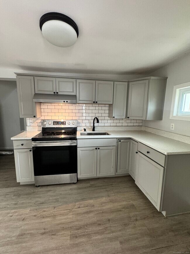 Primary Photo - 45 Wood Ave