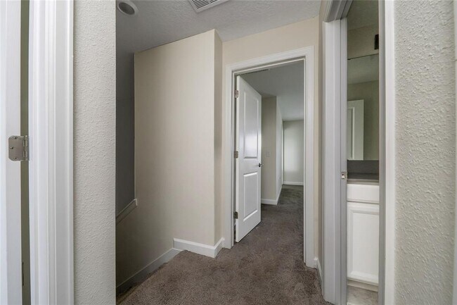 Building Photo - 12124 Sonnet Ave