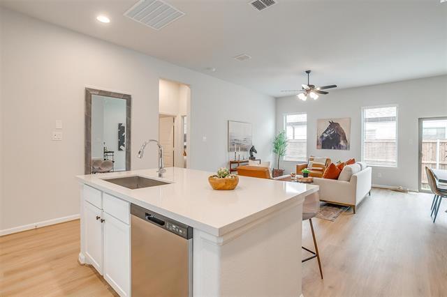 Building Photo - 6142 Lavanda Ave