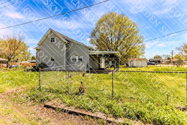 Building Photo - 109 Main St