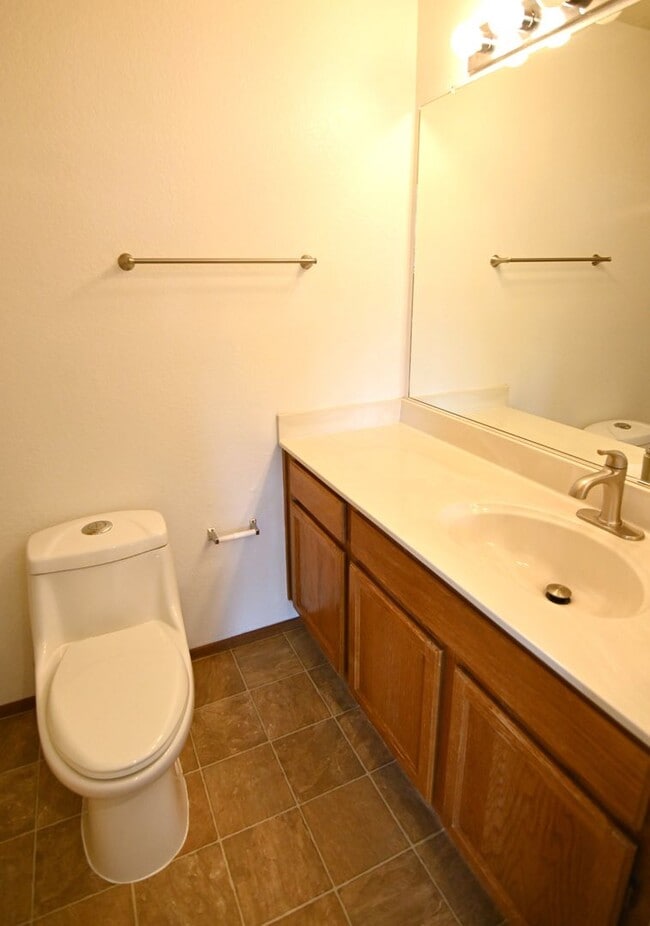 Building Photo - 1032 Summerplace Dr