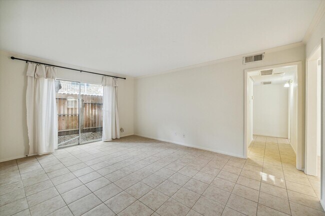 Building Photo - 4040 San Felipe St