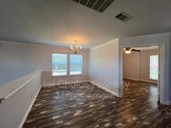 Building Photo - 9221 Comanche Ridge Dr
