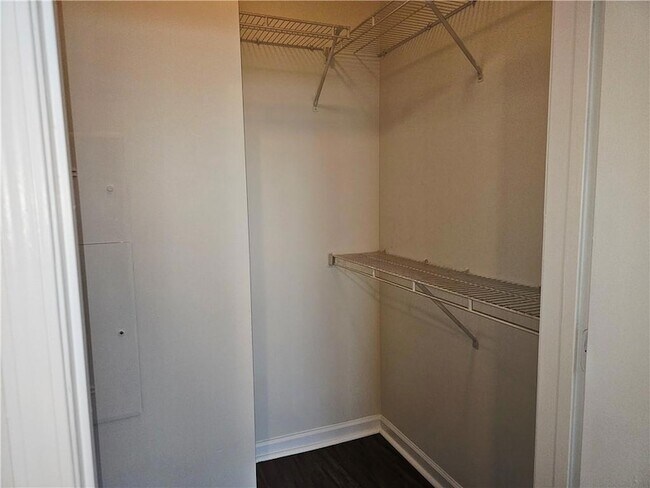 Building Photo - 870 Mayson Turner Rd NW