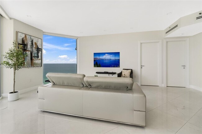 Building Photo - 7330 Ocean Terrace