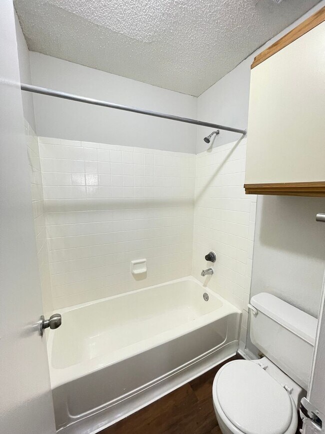 Building Photo - 1 Bed / 1 Bath Condo in Gated Comm. In Altamonte Springs, Available Now!!