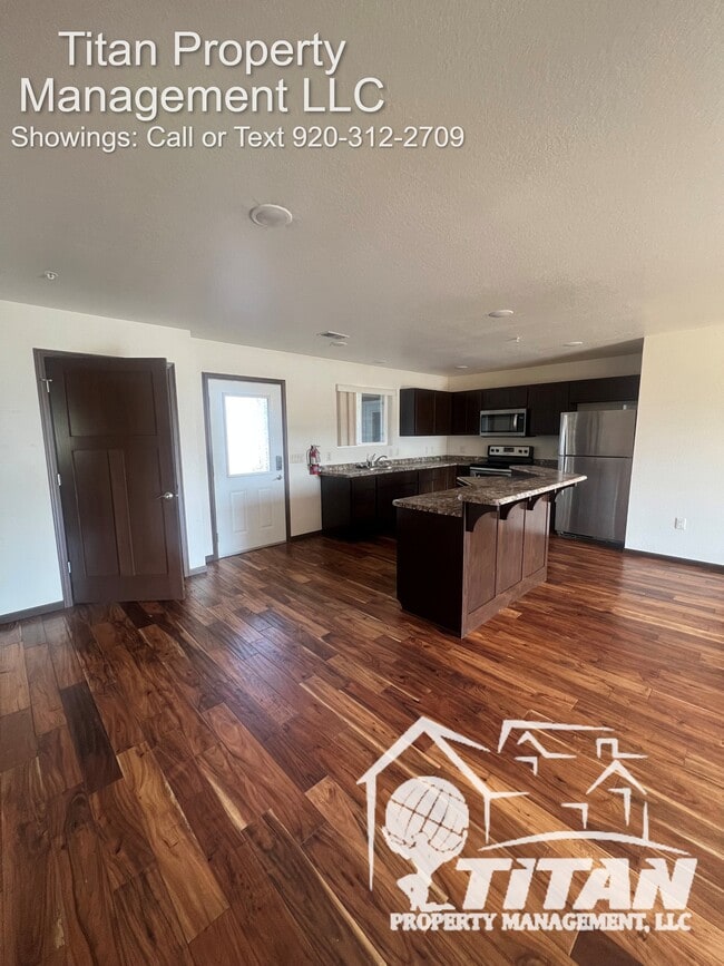 Building Photo - 3425 Logan Dr