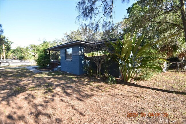 Building Photo - 2801 Sanders Dr