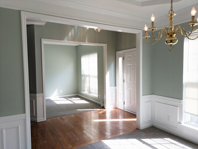 Building Photo - 4 Bedroom Home in Winslow Bay!