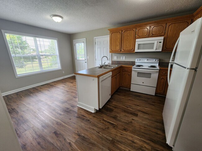 Building Photo - 4048 New Grange Cir