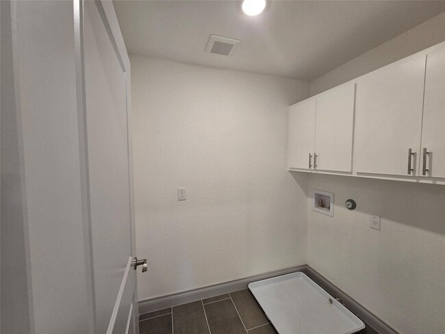 Building Photo - 2105 Tiger Trail