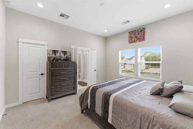 Building Photo - 417 Stonework Garden Ln