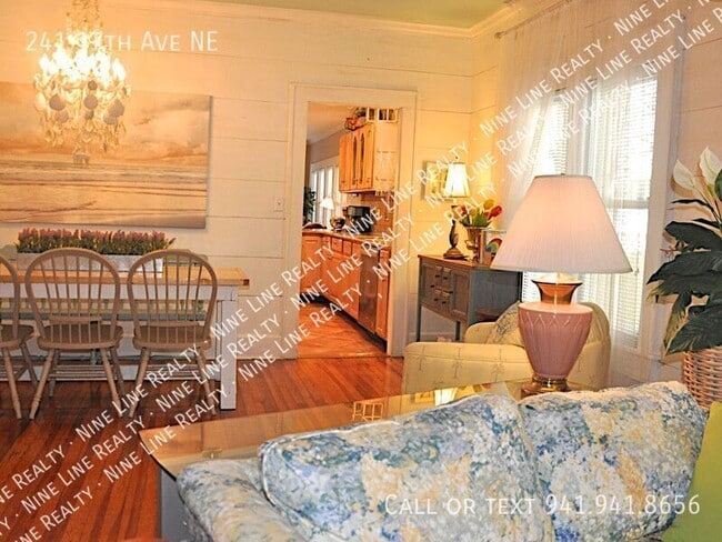 Building Photo - 241 17th Ave NE