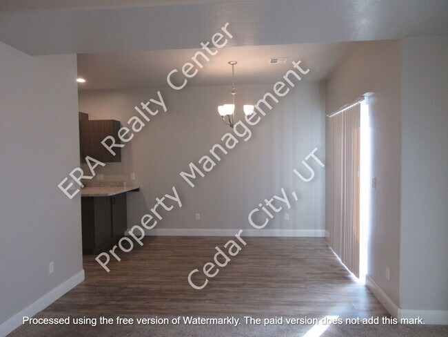 Building Photo - Move In Discount -3 bed 2.5 bath - Newer townhome in the heart of Cedar City!