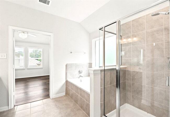 Building Photo - 1202 Vilamoura Ct