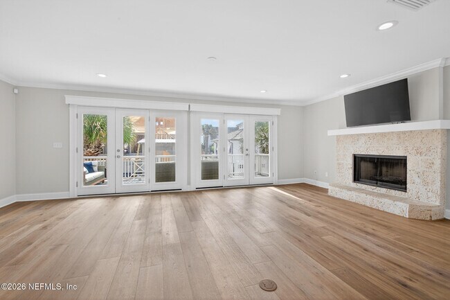 Building Photo - 1766 Beach Ave