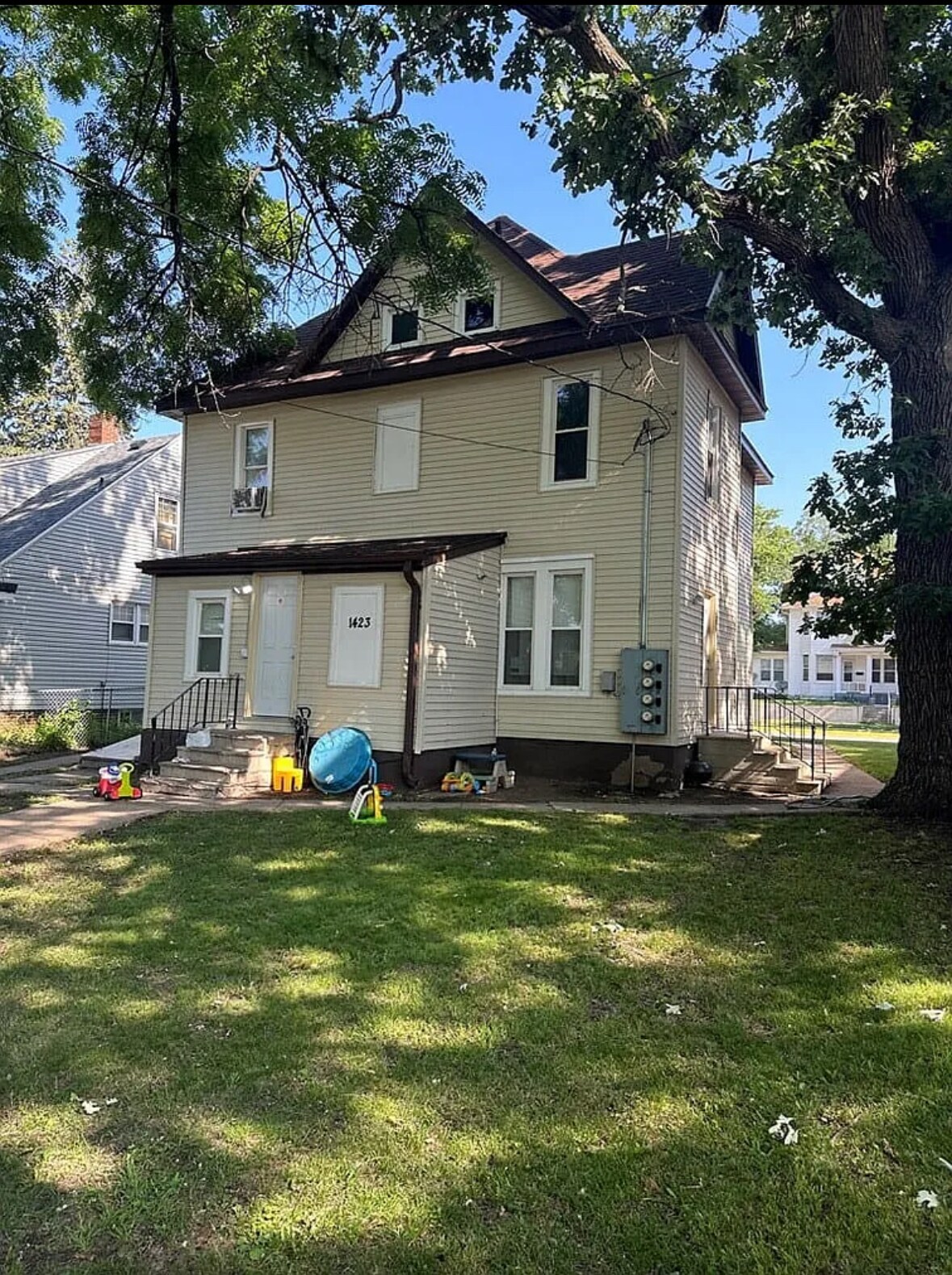 Building Photo - 902 3rd Ave N