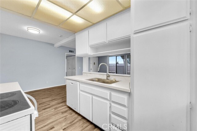 Building Photo - 1735 E Washington St