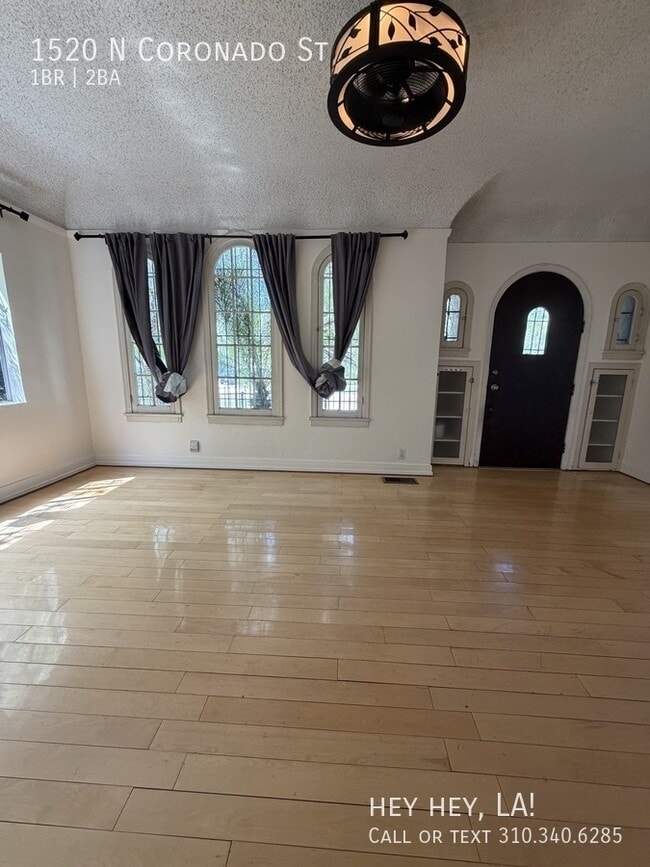 Building Photo - 1520 N Coronado St