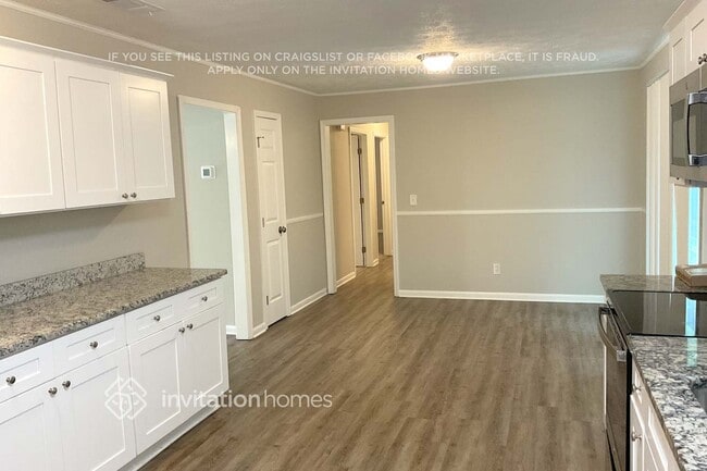 Building Photo - 7110 Carolyn Cir