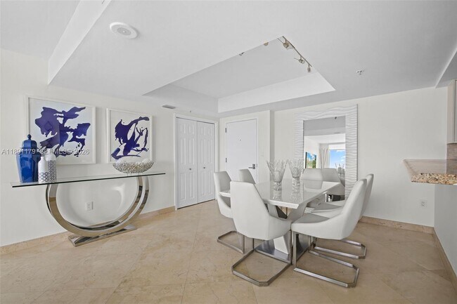 Building Photo - 650 West Ave