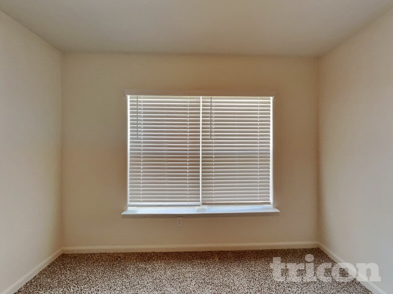 Building Photo - 123 Switchback Hl Rd