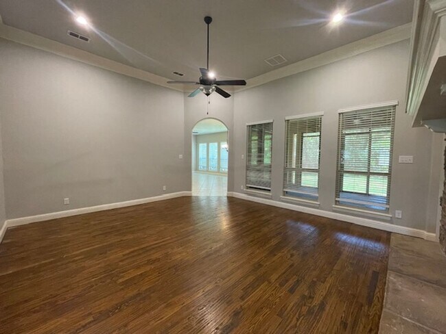 Building Photo - 7380 Granville Dr