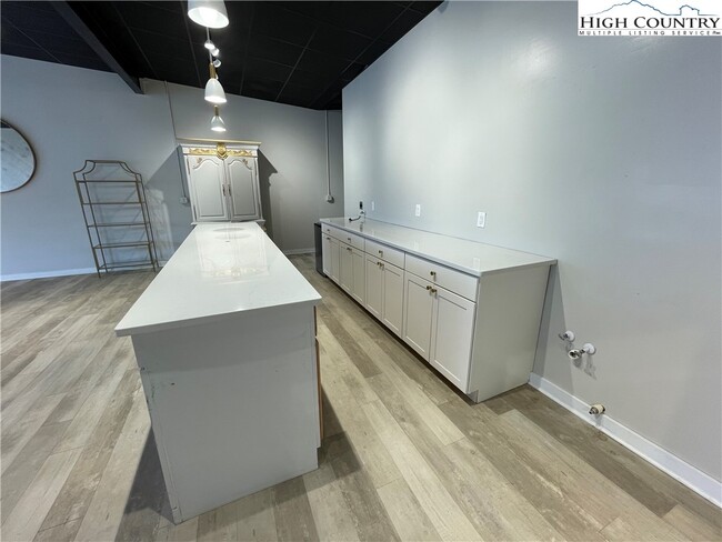 Building Photo - 15 E 2nd St