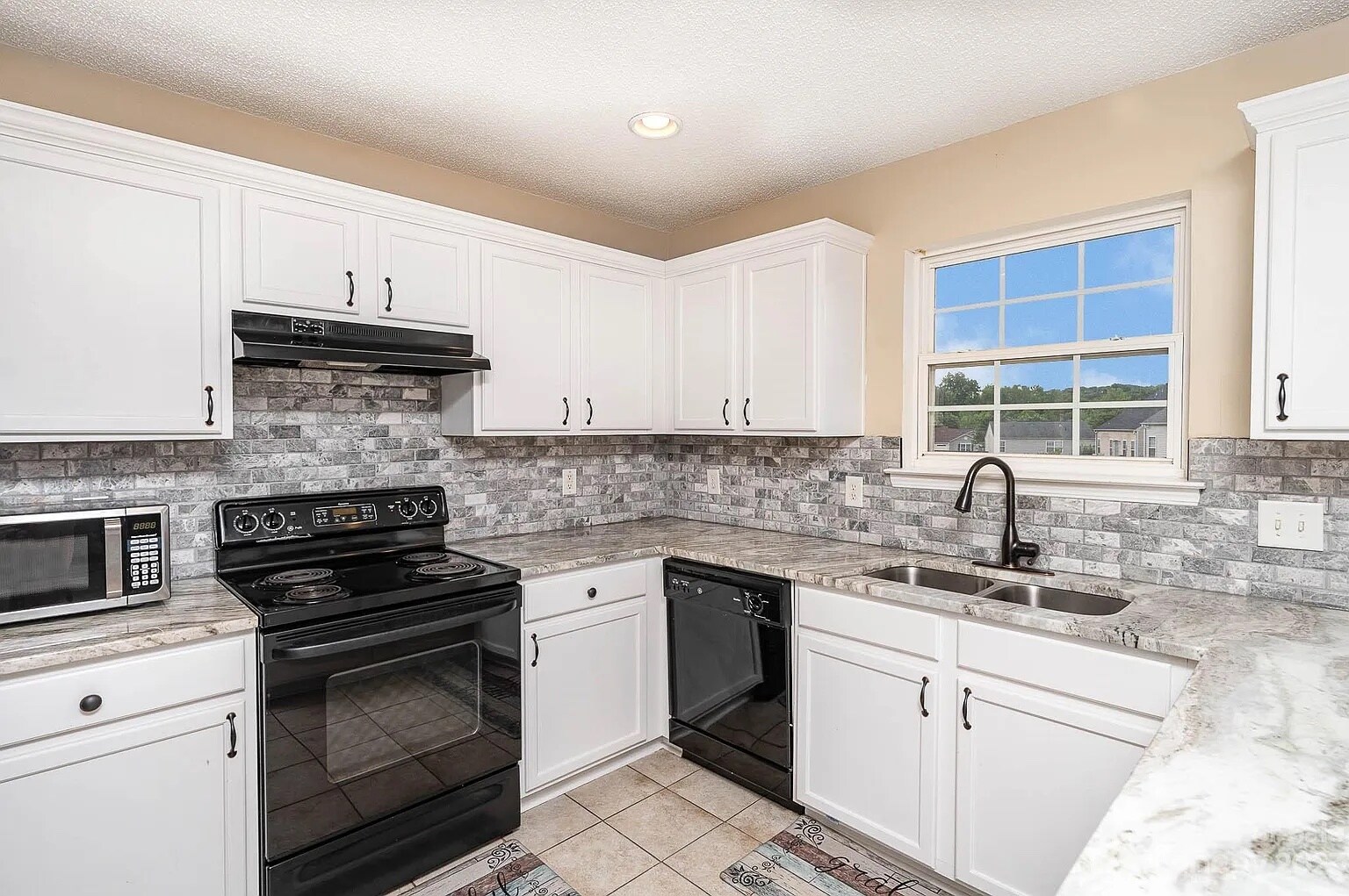 Building Photo - 10510 Plantain Ct