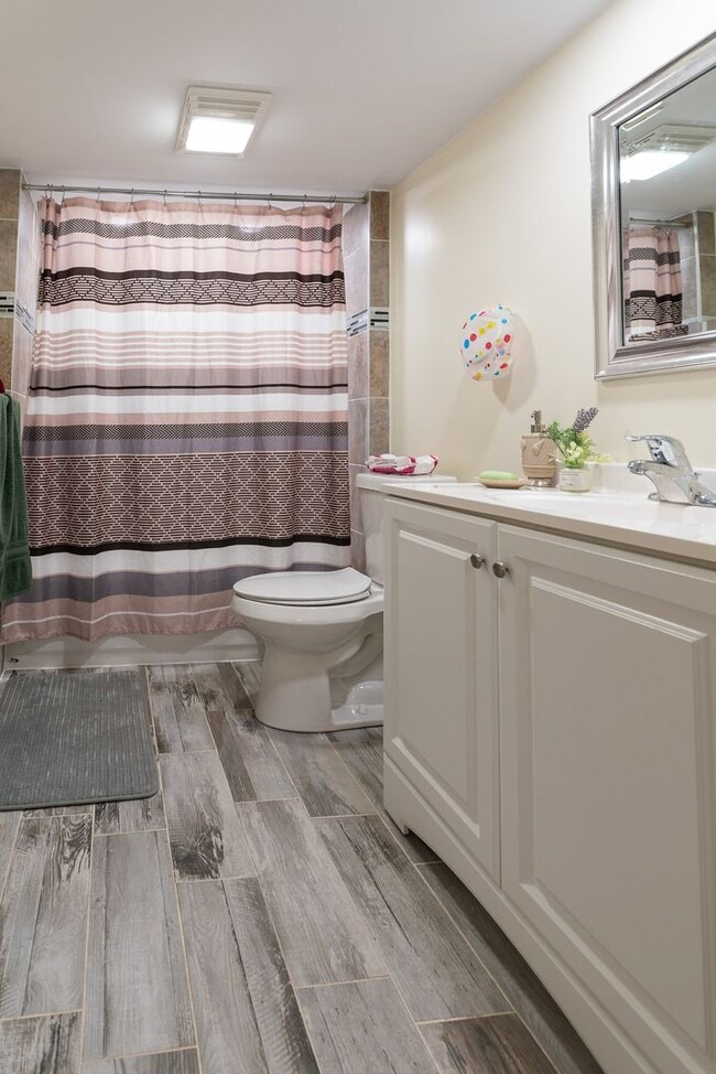 Building Photo - Beautiful 3-Bedroom, 3-Bathroom Home with ...