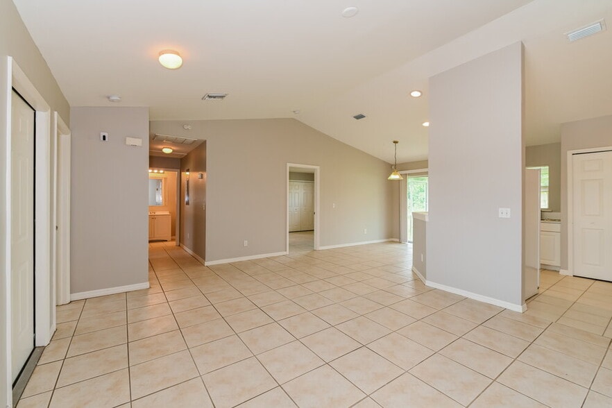 Building Photo - 5141 Leonard Blvd S