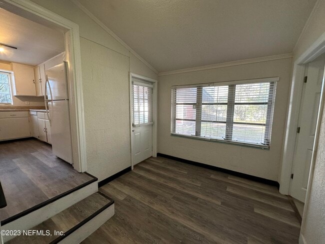 Building Photo - 1824 Perry Pl