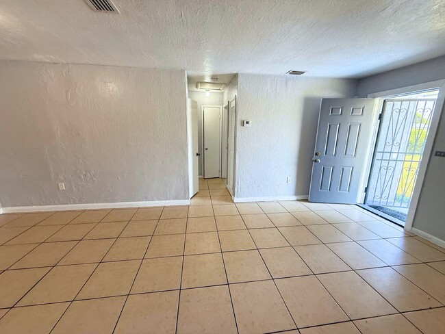 Building Photo - 930 NW 176th Terrace