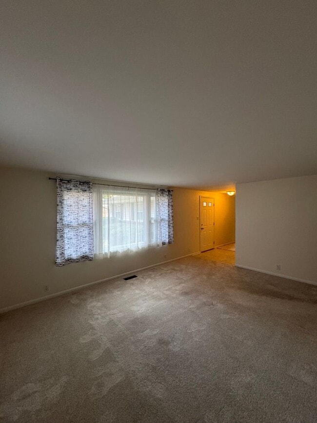 Building Photo - Washington Twp 3 bedroom home