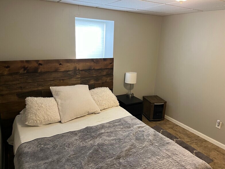 Building Photo - 1266 Cleveland Ave S