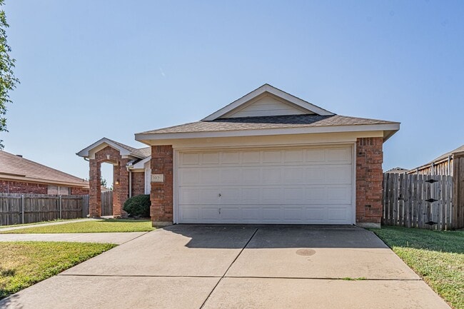 Building Photo - 3 Bedroom 2 Bath Home