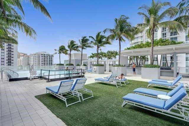 Building Photo - 3101 Bayshore Dr