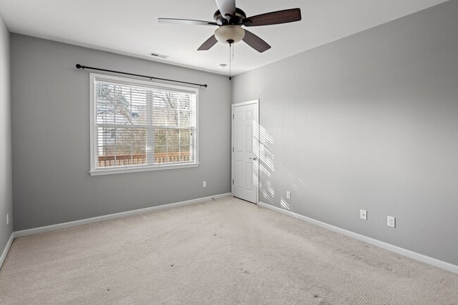 Building Photo - Wonderful Home in Arden