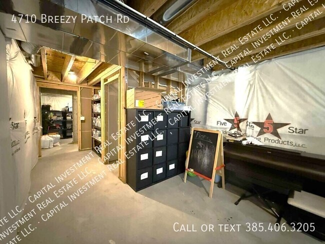 Building Photo - 4710 Breezy Patch Rd