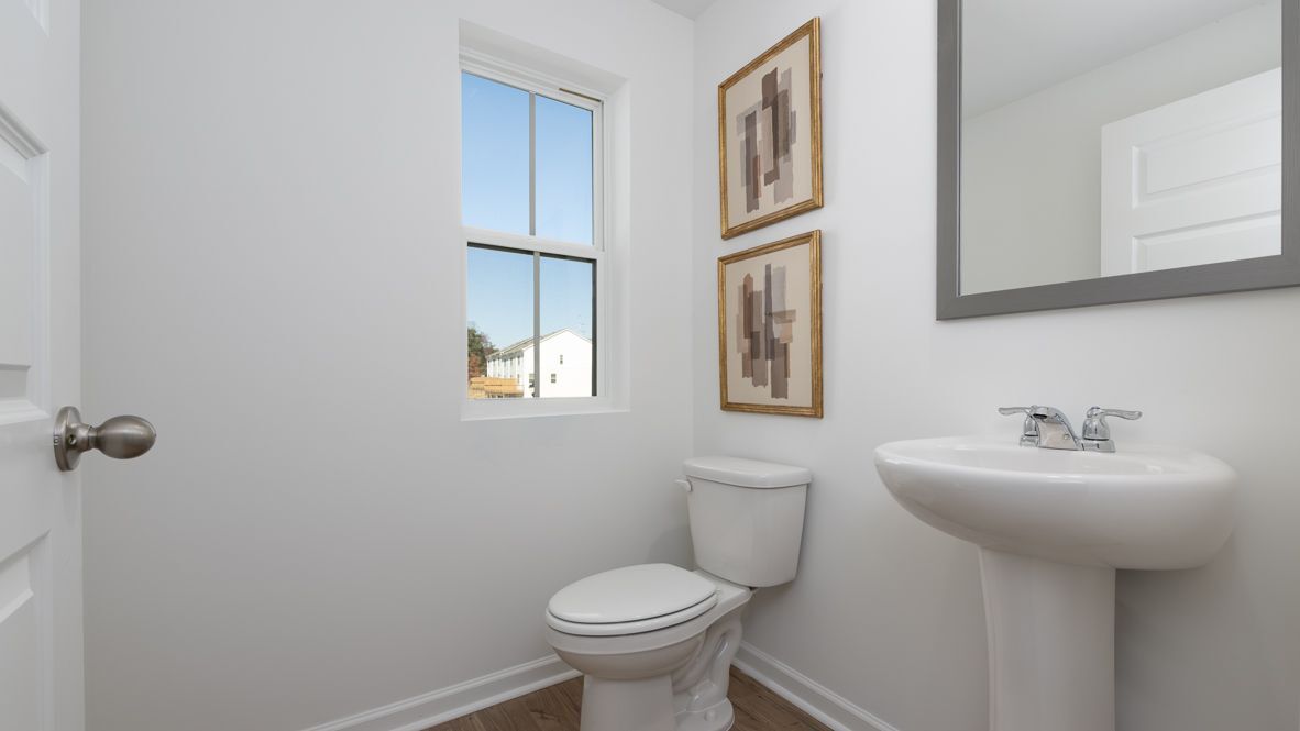 Building Photo - 695 Alburg Aly