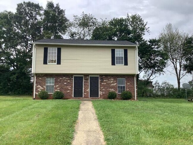 Primary Photo - 1103B Wood Rd